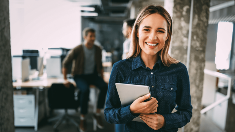 Recruter un alternant au sein d'une entreprise : comment choisir entre contrat de professionnalisation et contrat d'alternance ?