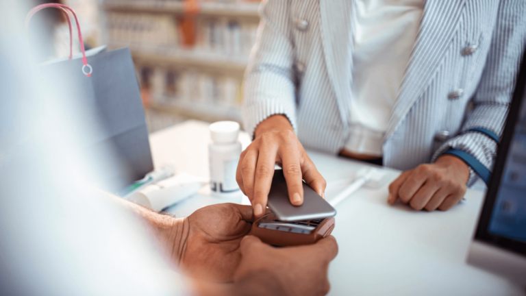 Les bons d’achats alloués par l’employeur ou le CSE peuvent être exonérés de cotisations sous certaines conditions. Cette fiche pratique vous offre une compréhension détaillée de ce processus et de ses implications pour votre entreprise.